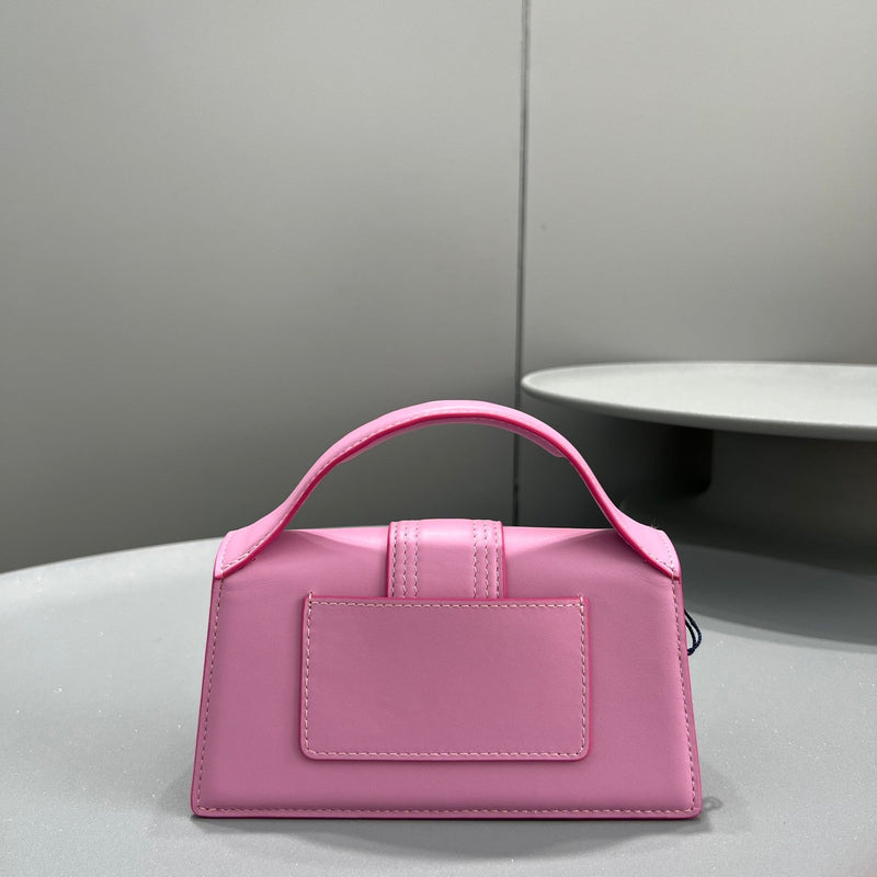 Bolsa Modelo Jacquemus Tote Le Bambino de Couro