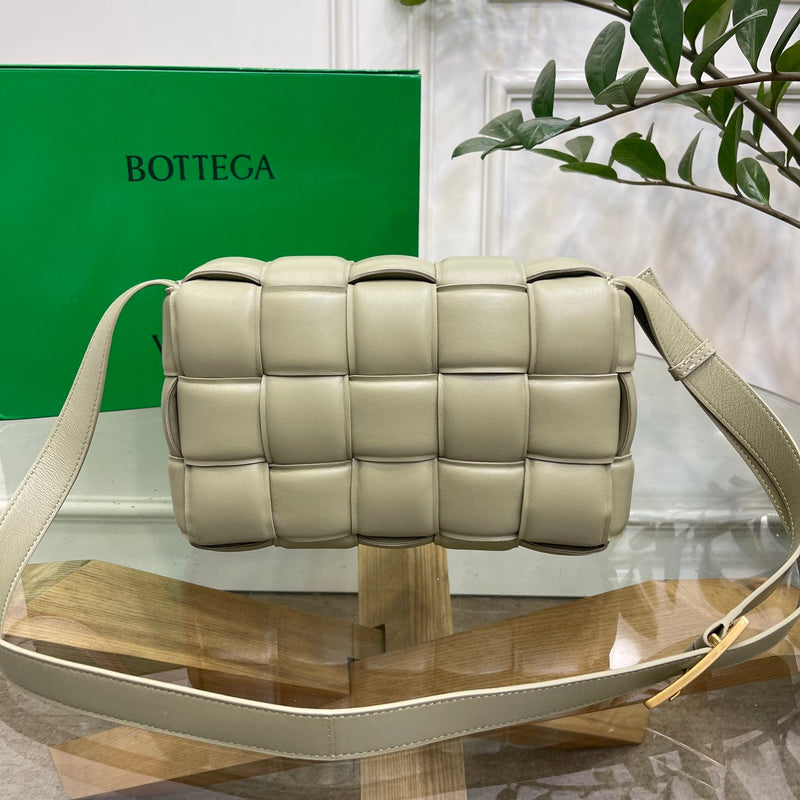 Bolsa Modelo Bottega Cassete Transversal