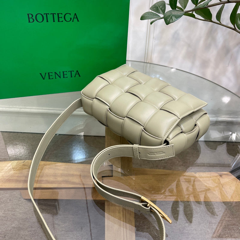 Bolsa Modelo Bottega Cassete Transversal