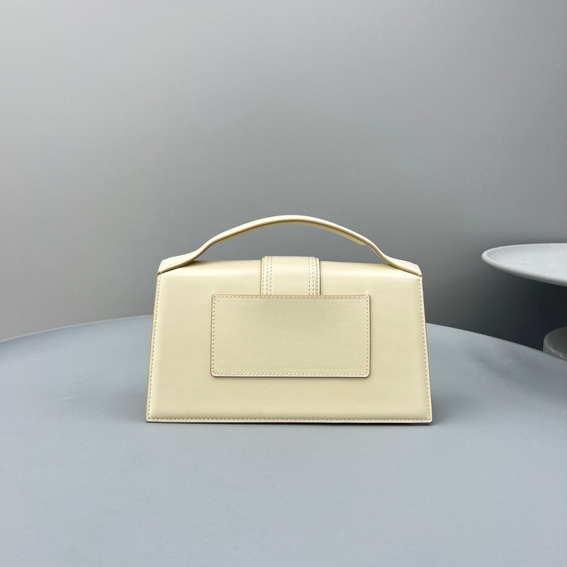 Bolsa Modelo Jacquemus Tote Le Grand Bambino de Couro