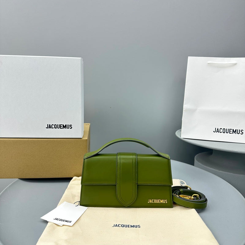 Bolsa Modelo Jacquemus Tote Le Grand Bambino de Couro