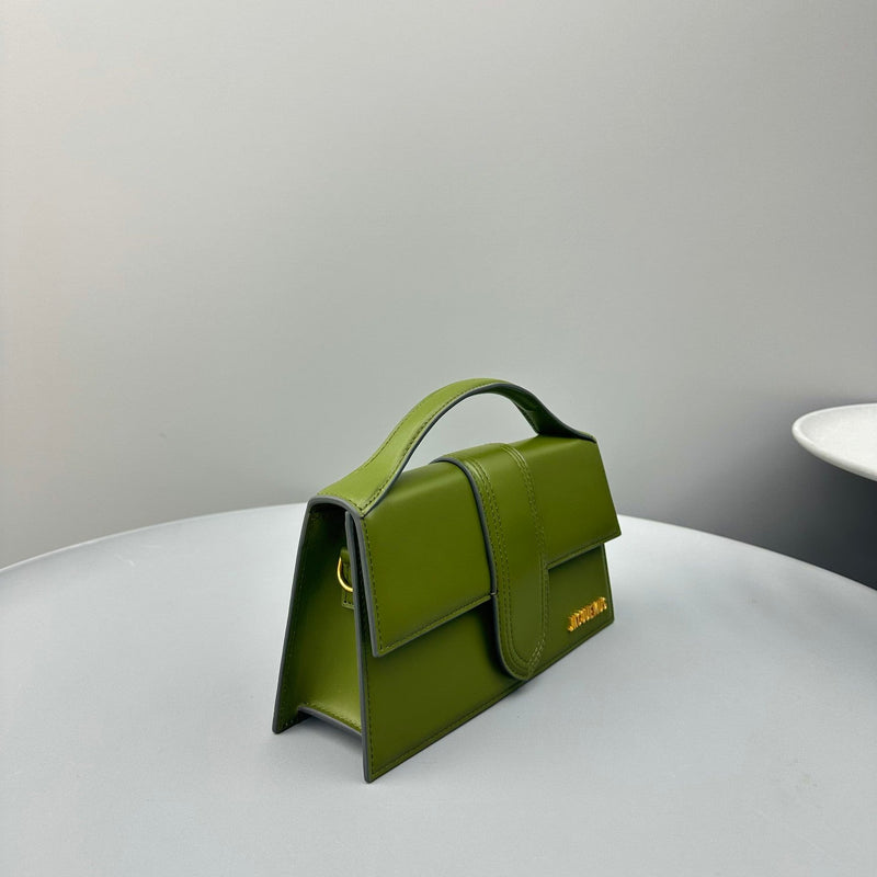 Bolsa Modelo Jacquemus Tote Le Grand Bambino de Couro