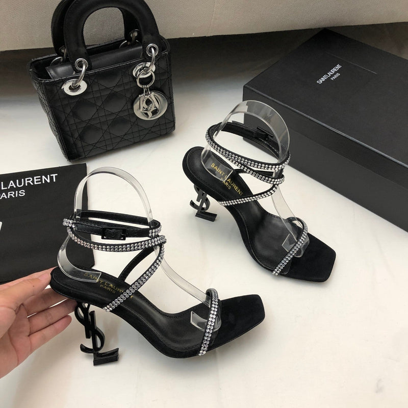 Sandália Modelo Saint Laurent Opyum com salto 110mm