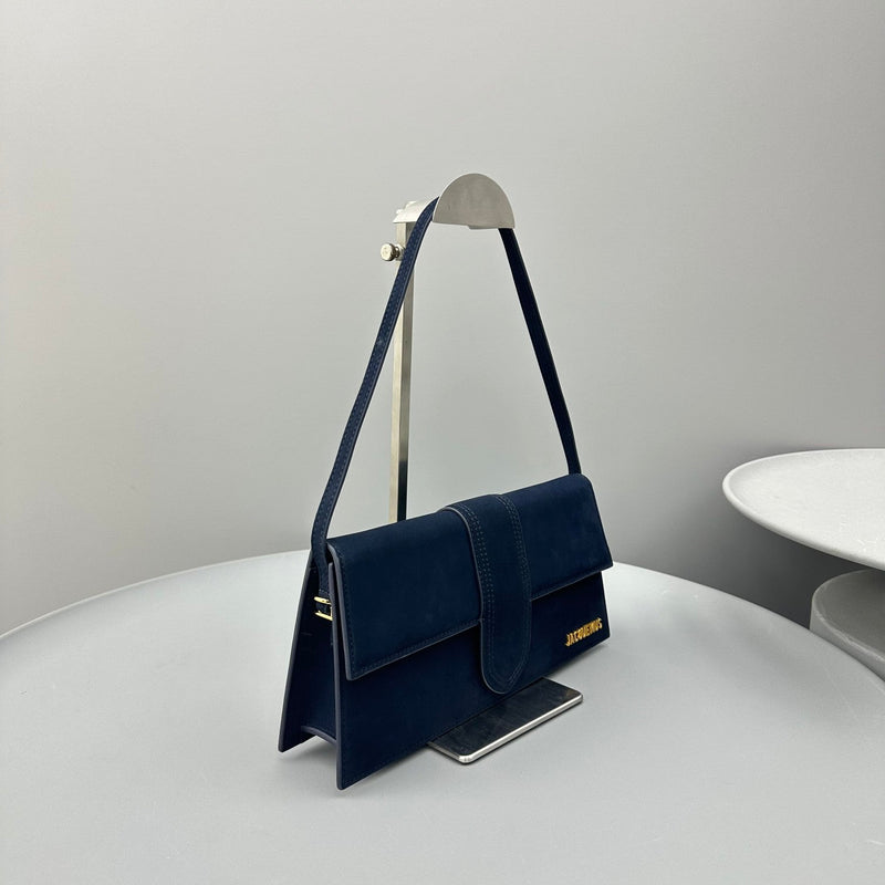 Bolsa Modelo Jacquemus Le Bambino Long Nobuck