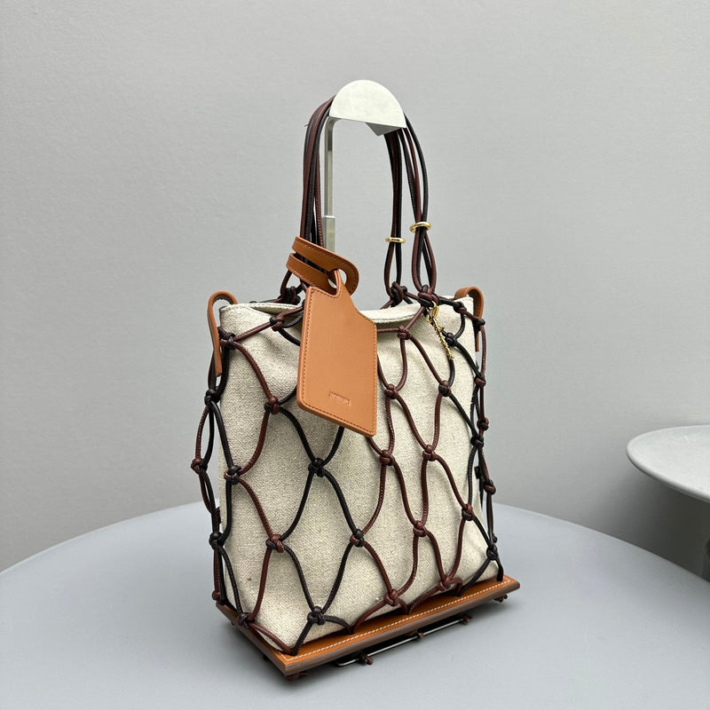 Bolsa Modelo Jacquemus Le Petit Filet Pralu