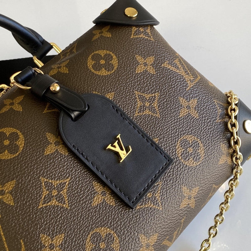 Bolsa Modelo Louis Vuitton Petite Malle Souple Monogram Preto e Bege