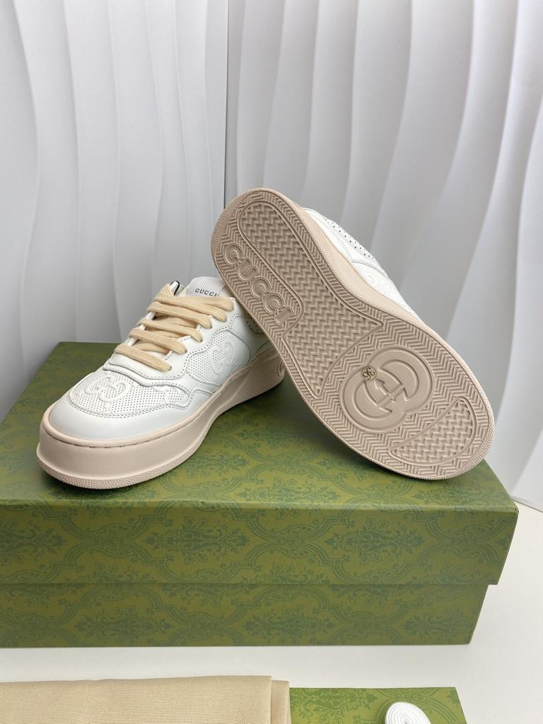 Tenis Modelo Gucci com Relevo