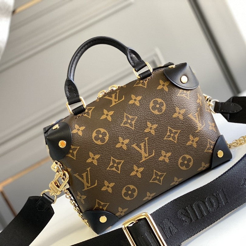 Bolsa Modelo Louis Vuitton Petite Malle Souple Monogram Preto e Bege