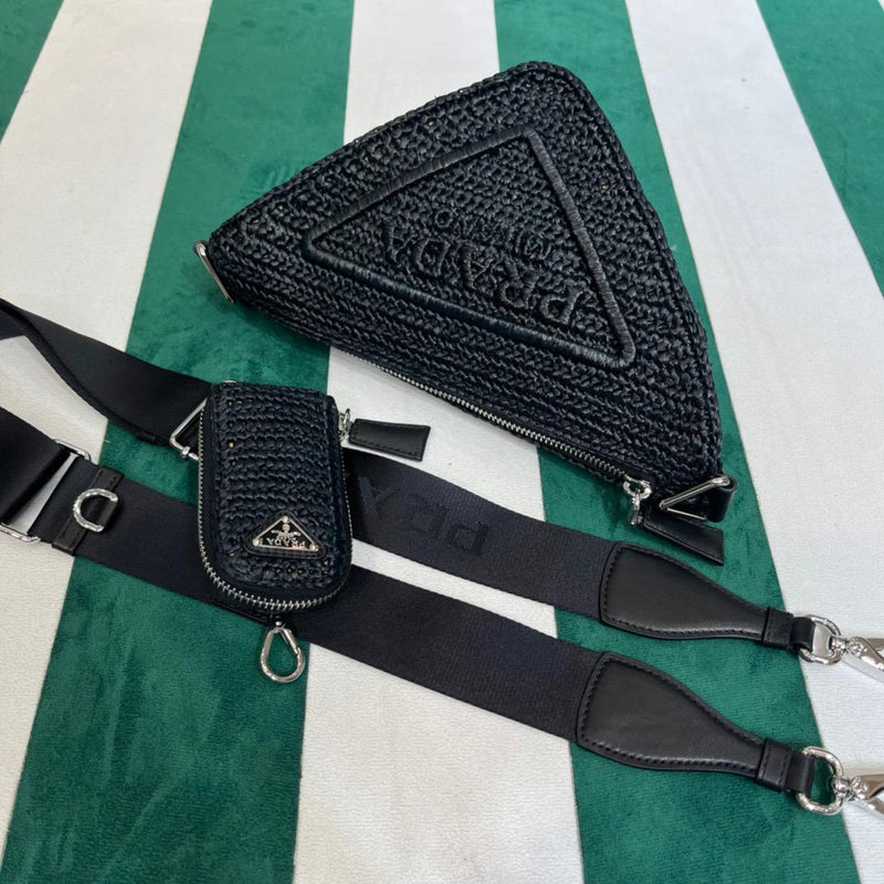 Bolsa Modelo Prada Bandoleira Triangular em Ráfia