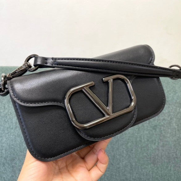 Bolsa Transversal Modelo Valentino Garavani Preto