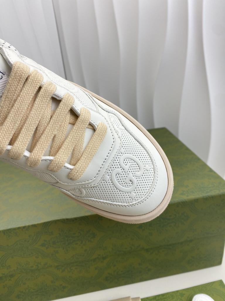 Tenis Modelo Gucci com Relevo