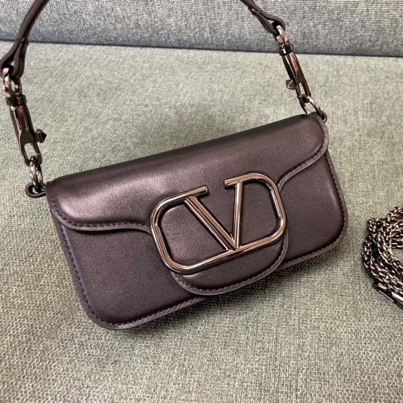 Bolsa Transversal Modelo Valentino Garavani Preto