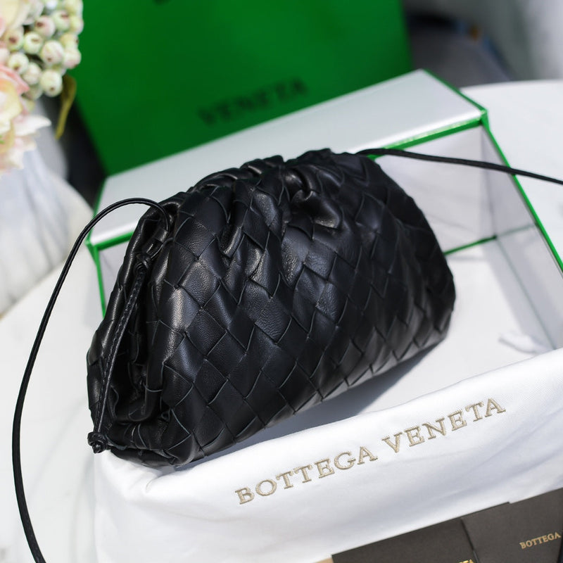 Bolsa Modelo Mini Pouch Bottega Veneta