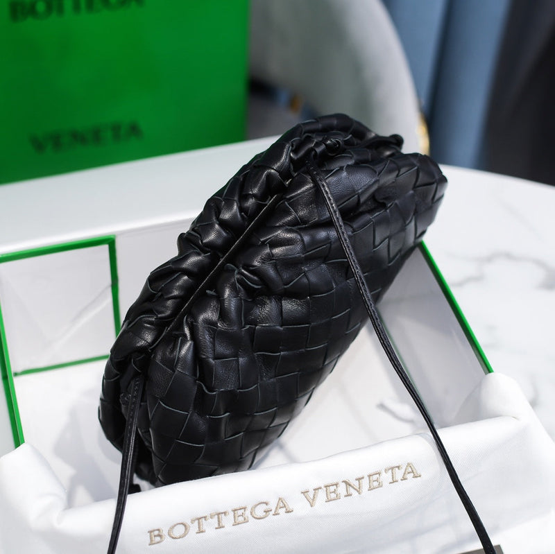 Bolsa Modelo Mini Pouch Bottega Veneta