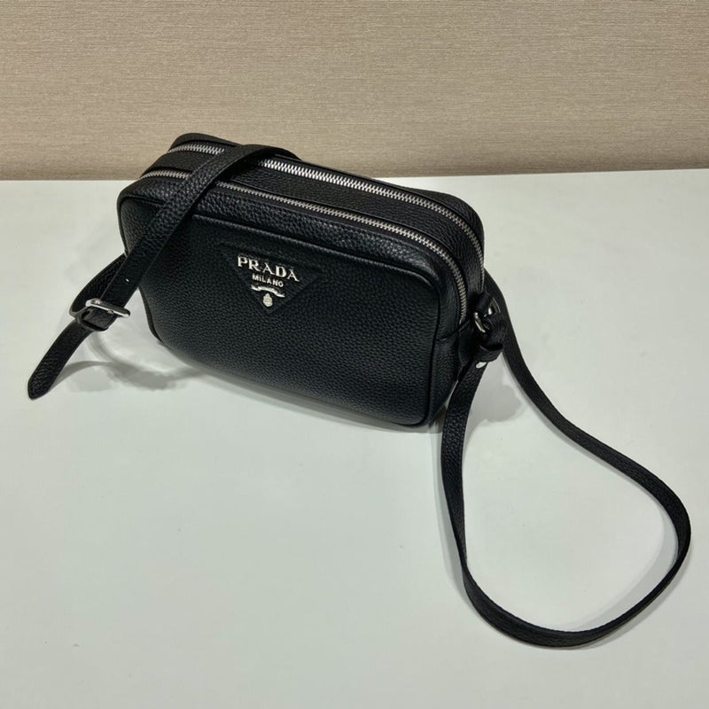 Bolsa Modelo Prada em Couro com Alça de Ombro