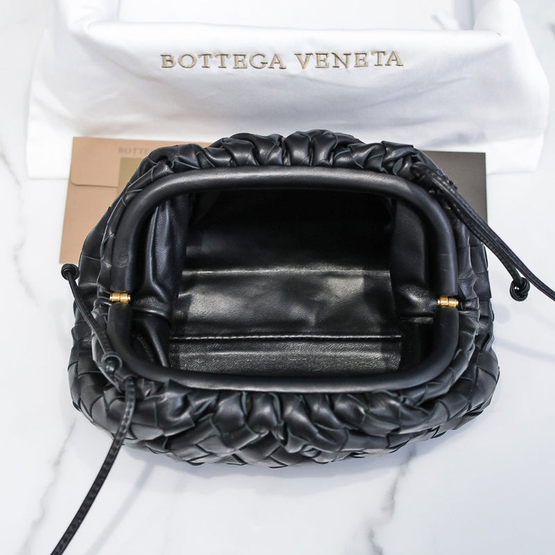 Bolsa Modelo Mini Pouch Bottega Veneta