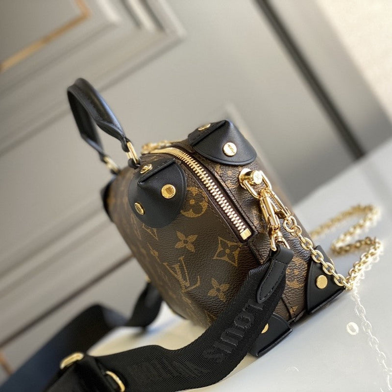 Bolsa Modelo Louis Vuitton Petite Malle Souple Monogram Preto e Bege