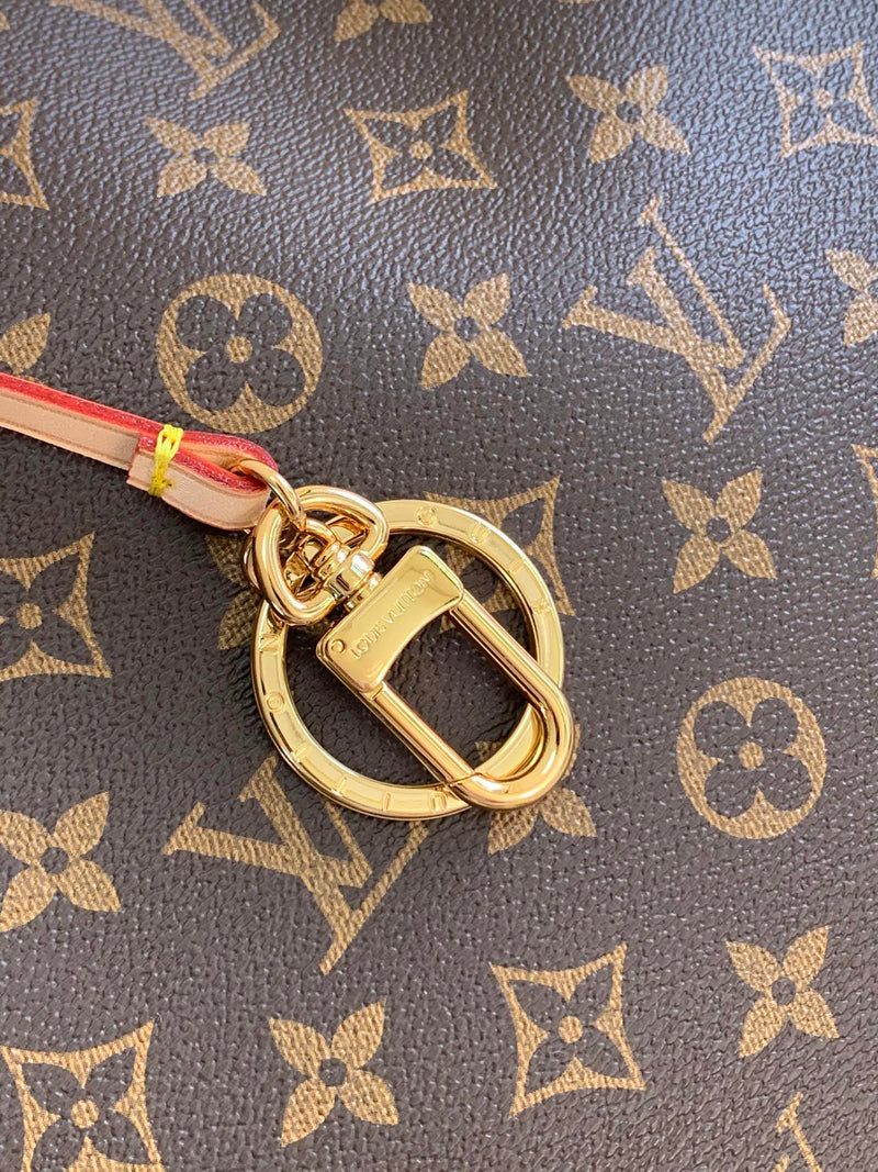 Bolsa Modelo Louis Vuitton Artsy Monograma GM