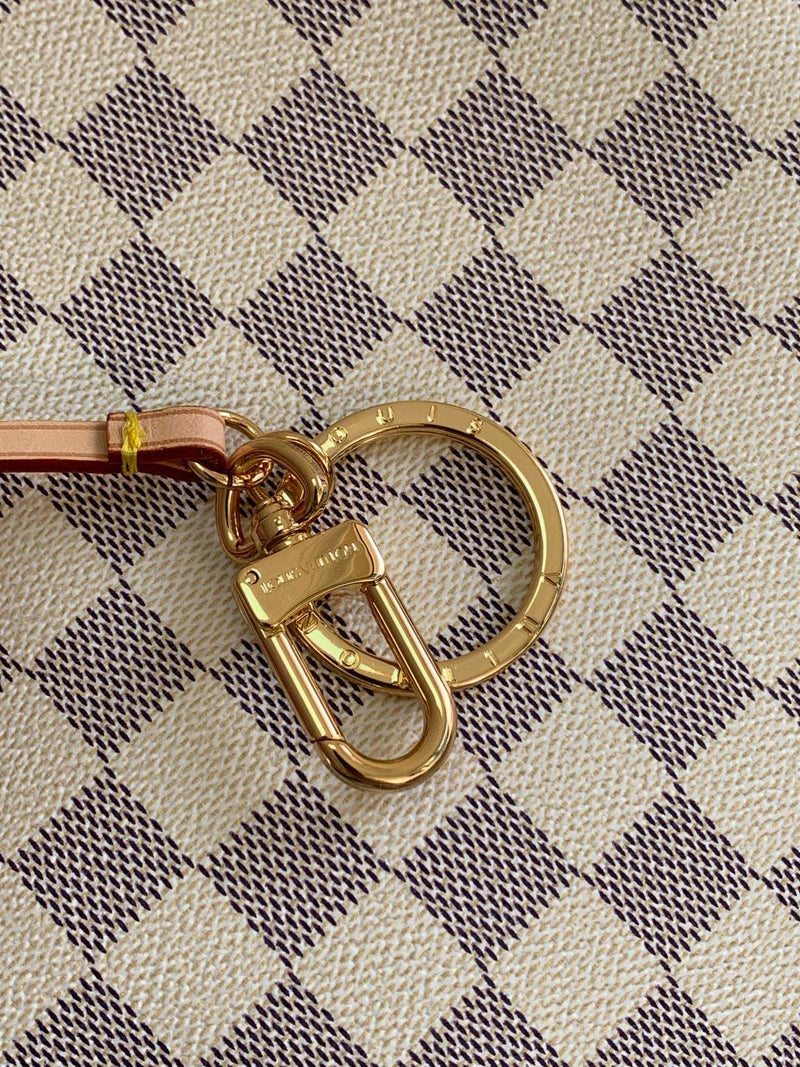 Bolsa Louis Vuitton Artsy Monograma MM