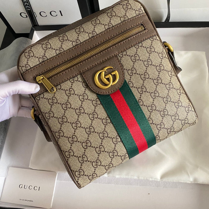 Bolsa Modelo Gucci  Carteiro Ophidia GG pequena