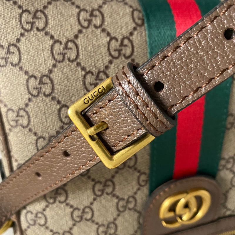 Bolsa Modelo Gucci  Carteiro Ophidia GG pequena