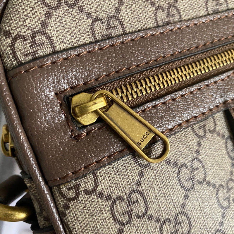 Bolsa Modelo Gucci  Carteiro Ophidia GG pequena