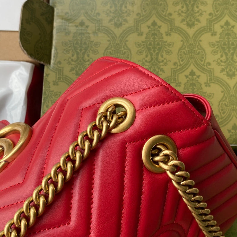 Gucci Bolsa GG Marmont Matelassê Média