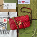 Gucci Bolsa GG Marmont Matelassê Média