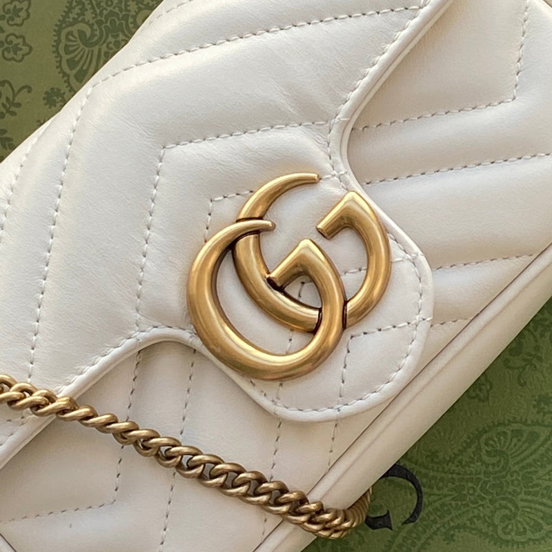 Bolsa Gucci GG Marmont Matelassê Pequena