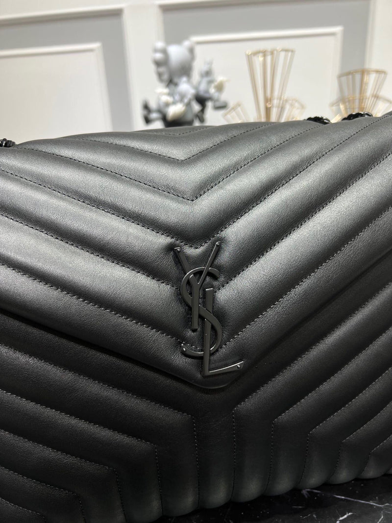 Bolsa Modelo Yves Saint Laurent Loulou Grande