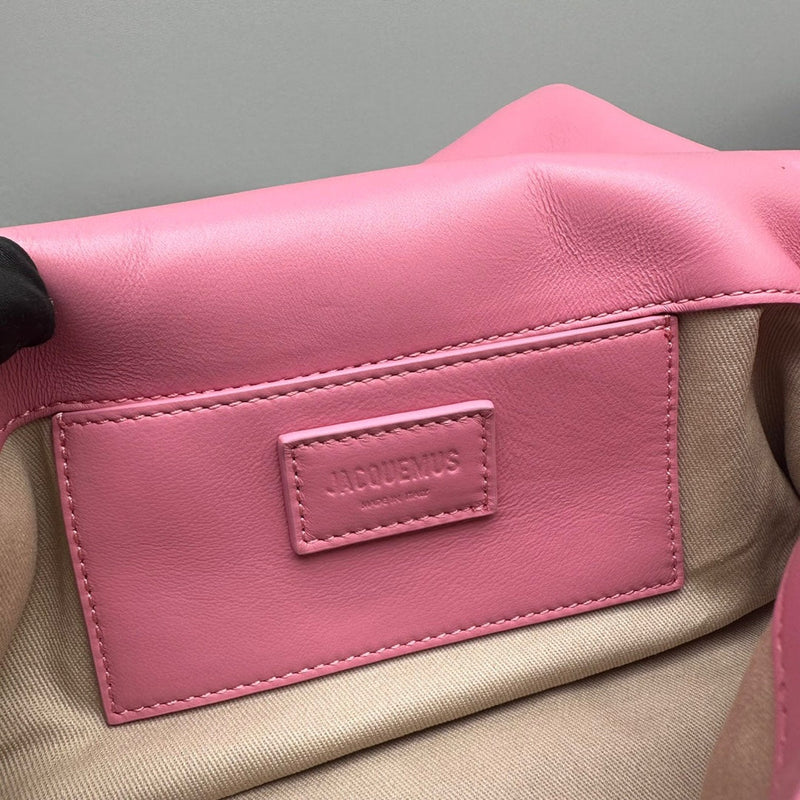 Bolsa Modelo Jacquemus Le Bambimou Acolchoada