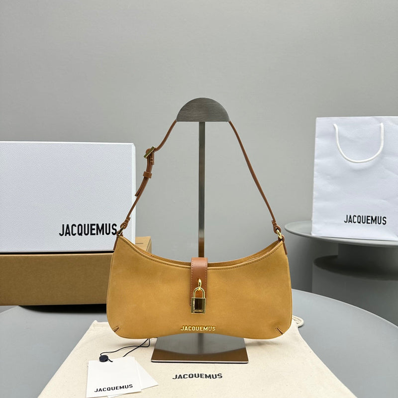 Bolsa Modelo Jacquemus Le Bisou Cadenas de Camurça