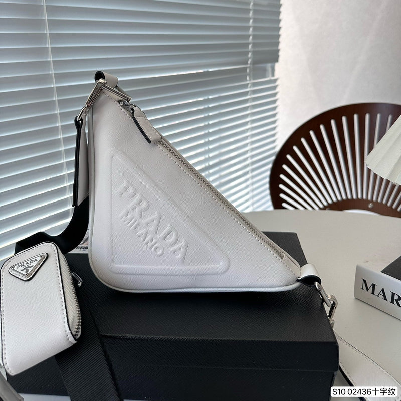 Bolsa Modelo Prada Tiracolo com Placa de Logo