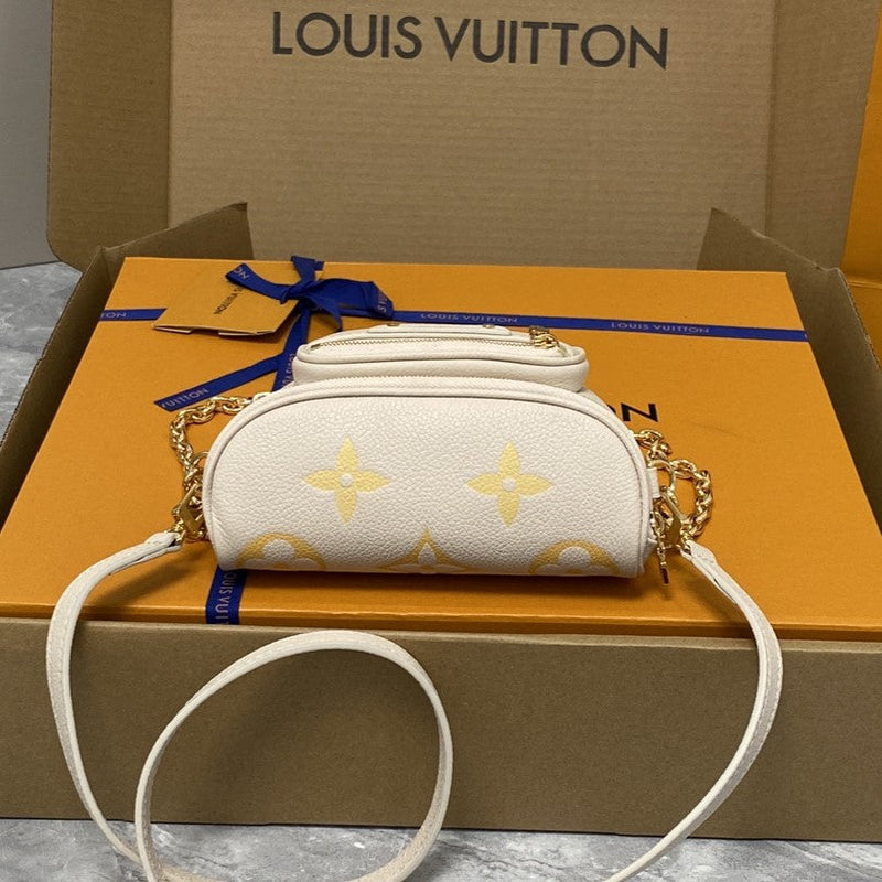 Bolsa Modelo Louis Vuitton Mini Bumbag em couro Monograma Empreinte