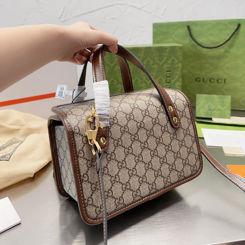 Bolsa Modelo Gucci  mini com detalhe Horsebit 1955