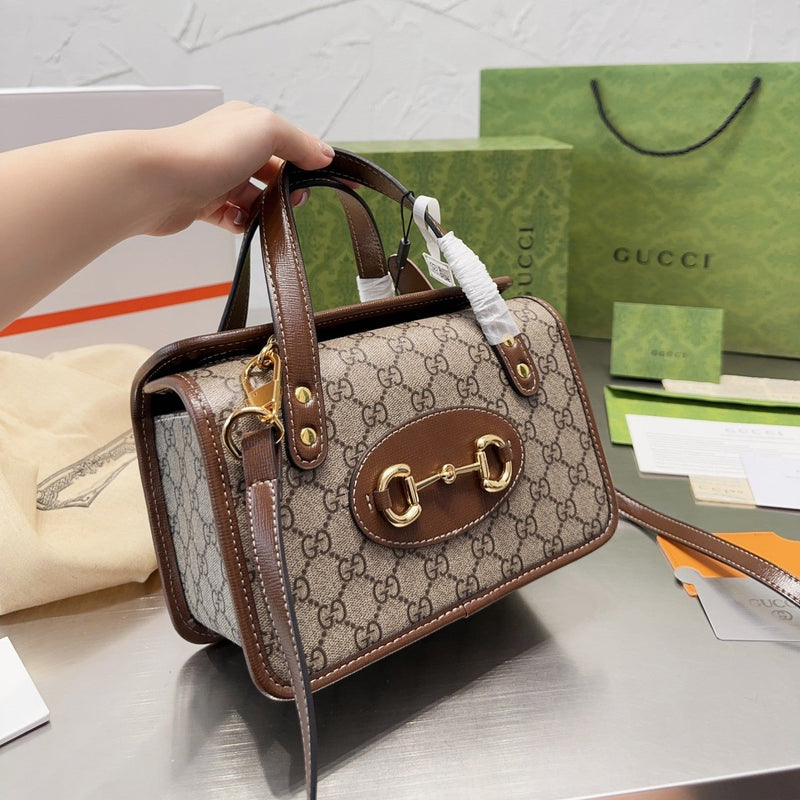 Bolsa Modelo Gucci  mini com detalhe Horsebit 1955