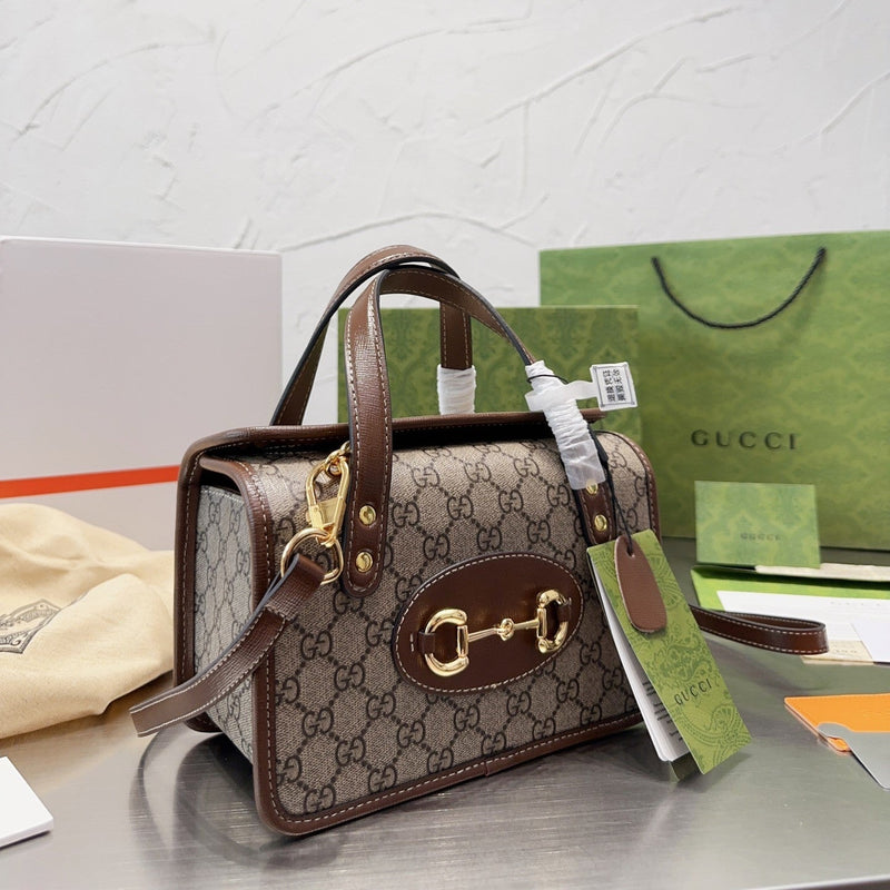 Bolsa Modelo Gucci  mini com detalhe Horsebit 1955