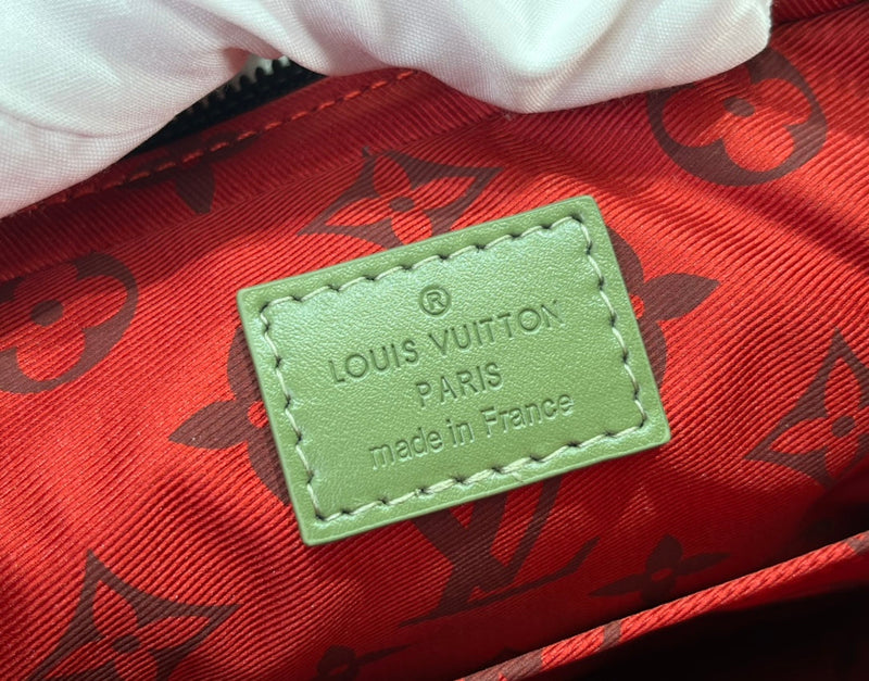 Bolsa Modelo Louis Vuitton Pouchete Voyage Souple