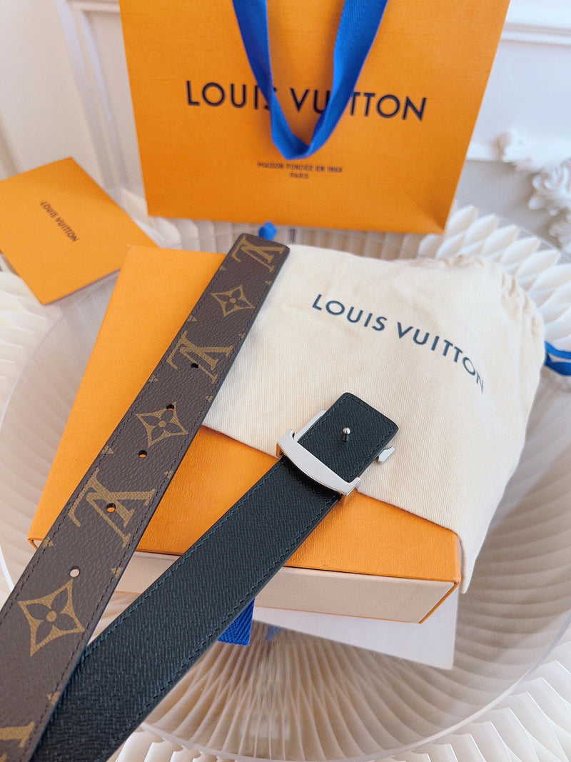 Cinto Modelo Louis Vuitton Reversível LV Initiales 30 mm