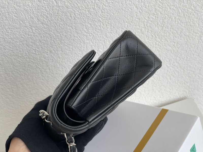 Bolsa Jumbo Classic Double Flap Lambskin Chanel