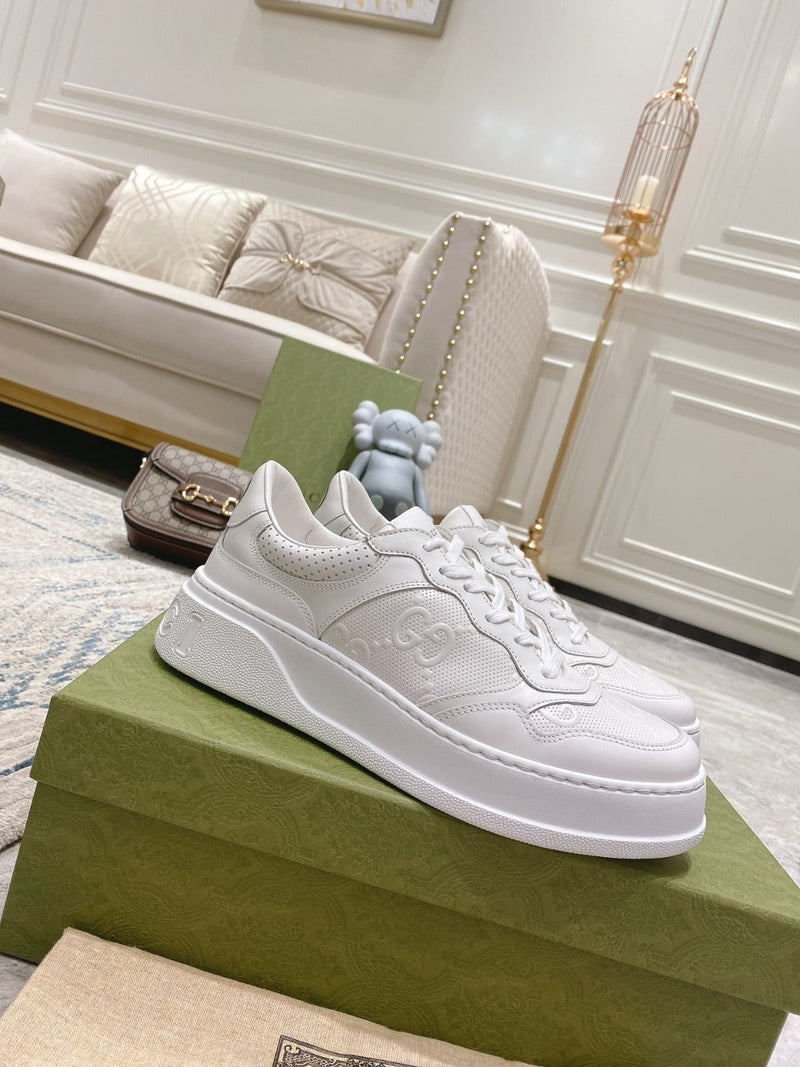 Tenis Modelo Gucci com Relevo